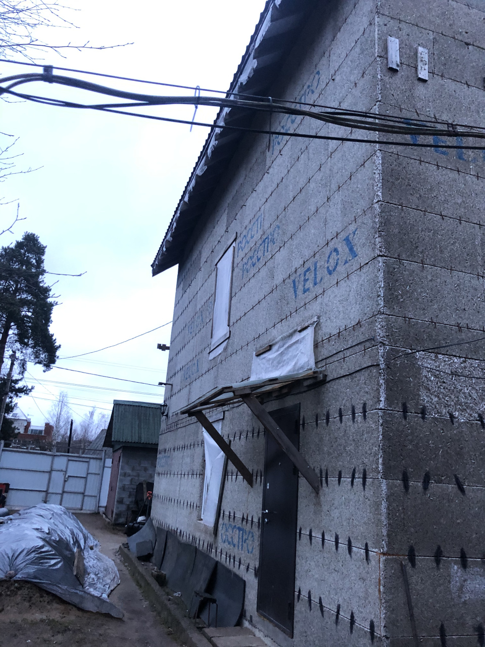 Отделка дома фасадными панелями в городе Всеволожск - магазин НеваСтрой СПб